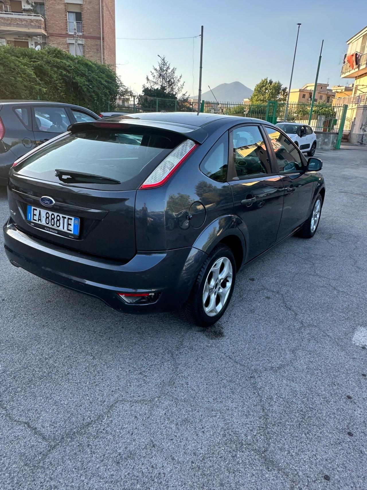 Ford Focus 1.6 (115CV) 5p. Bz.- GPL Titanium