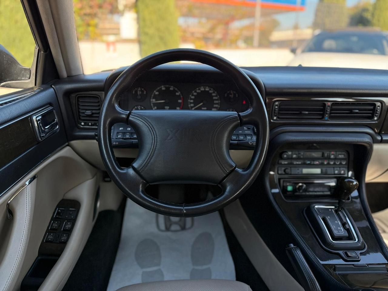 Jaguar XJR 4.0 POSSIBILITA' DI FINANZIAMENTO