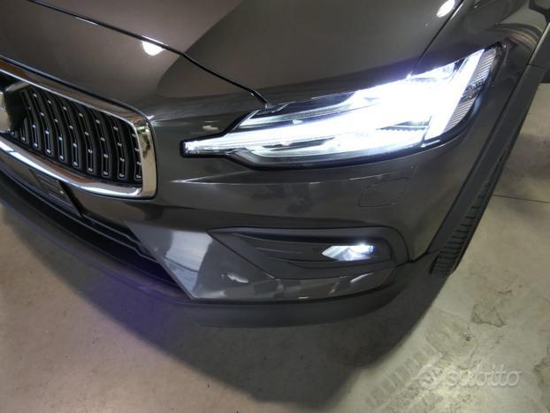 VOLVO V60 Cross Country B4 (d) AWD automatico Pl