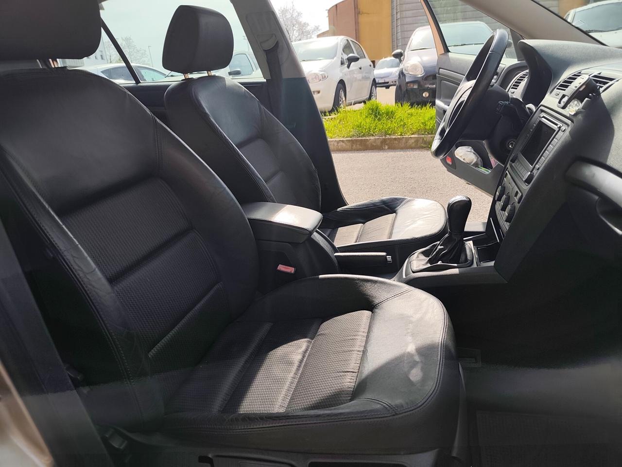 Skoda Octavia 1.6 Benz berlina Elegance