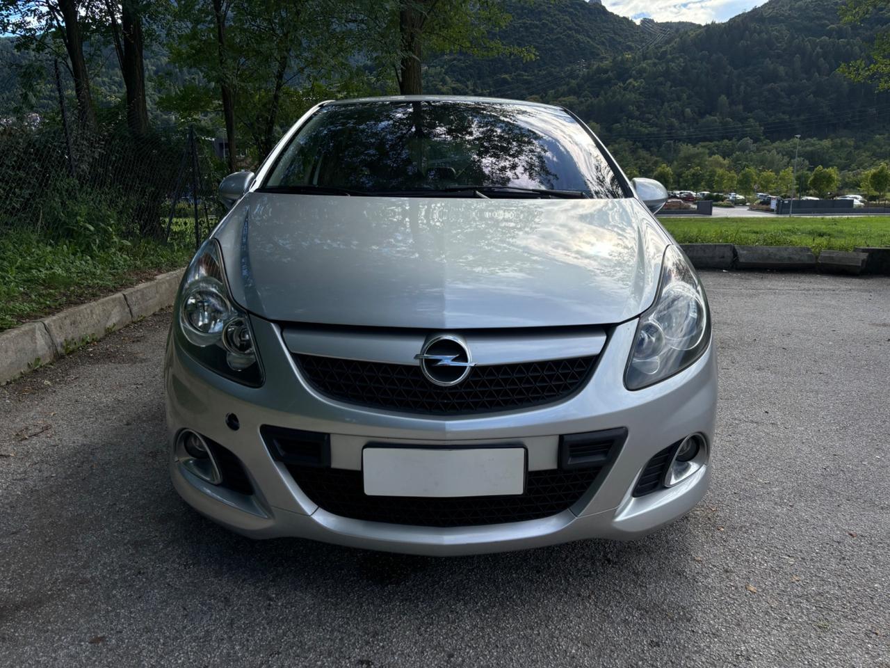 Opel Corsa 1.6 T 192CV OPC