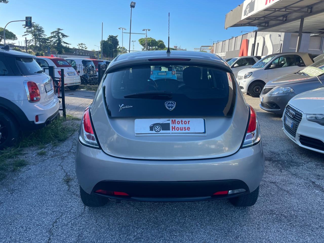 Lancia Ypsilon 1.2 69 CV 5 porte S&S Silver