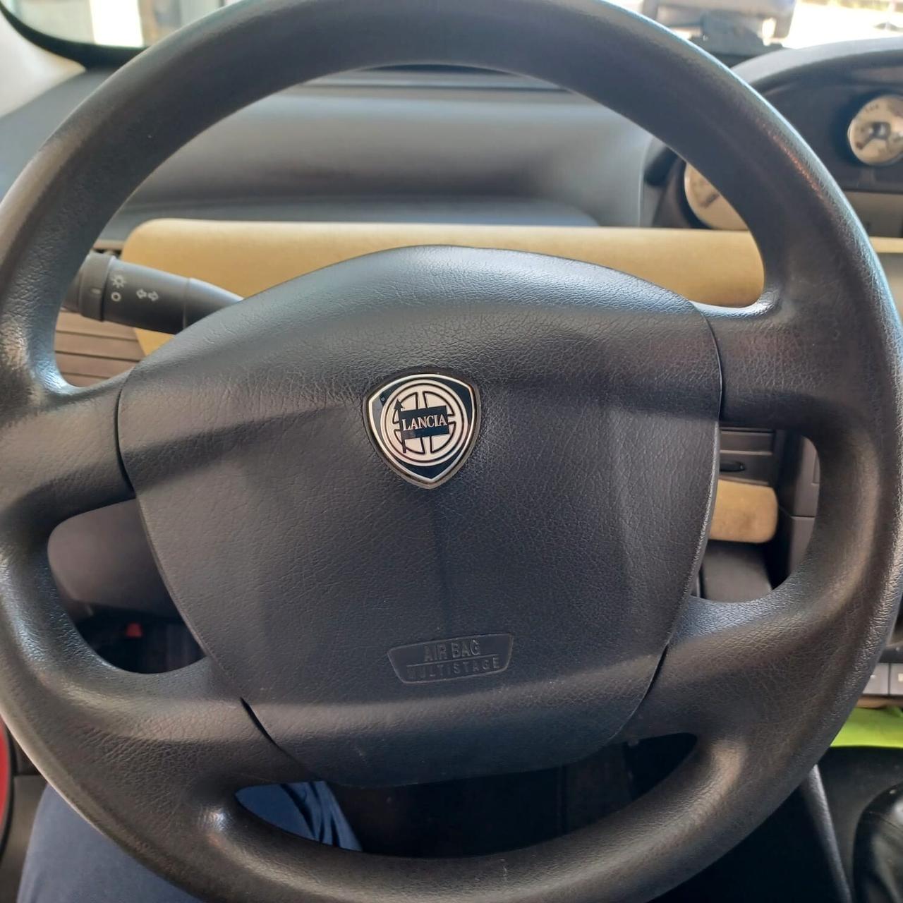 LANCIA YPSILON 1.3 MJTD NEOPATENTATI