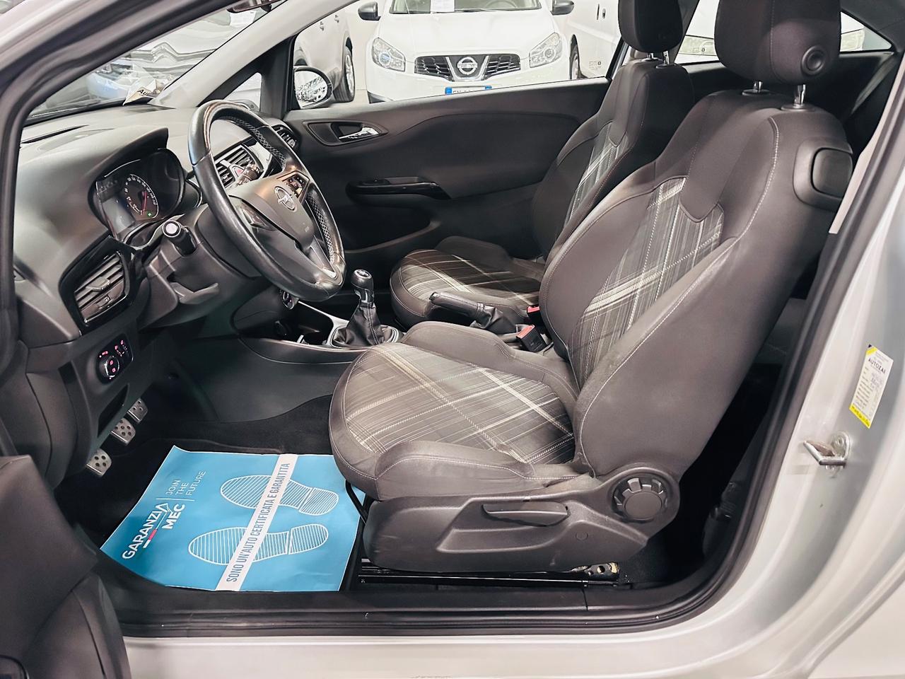 Opel Corsa 1.2 Coupé b-Color