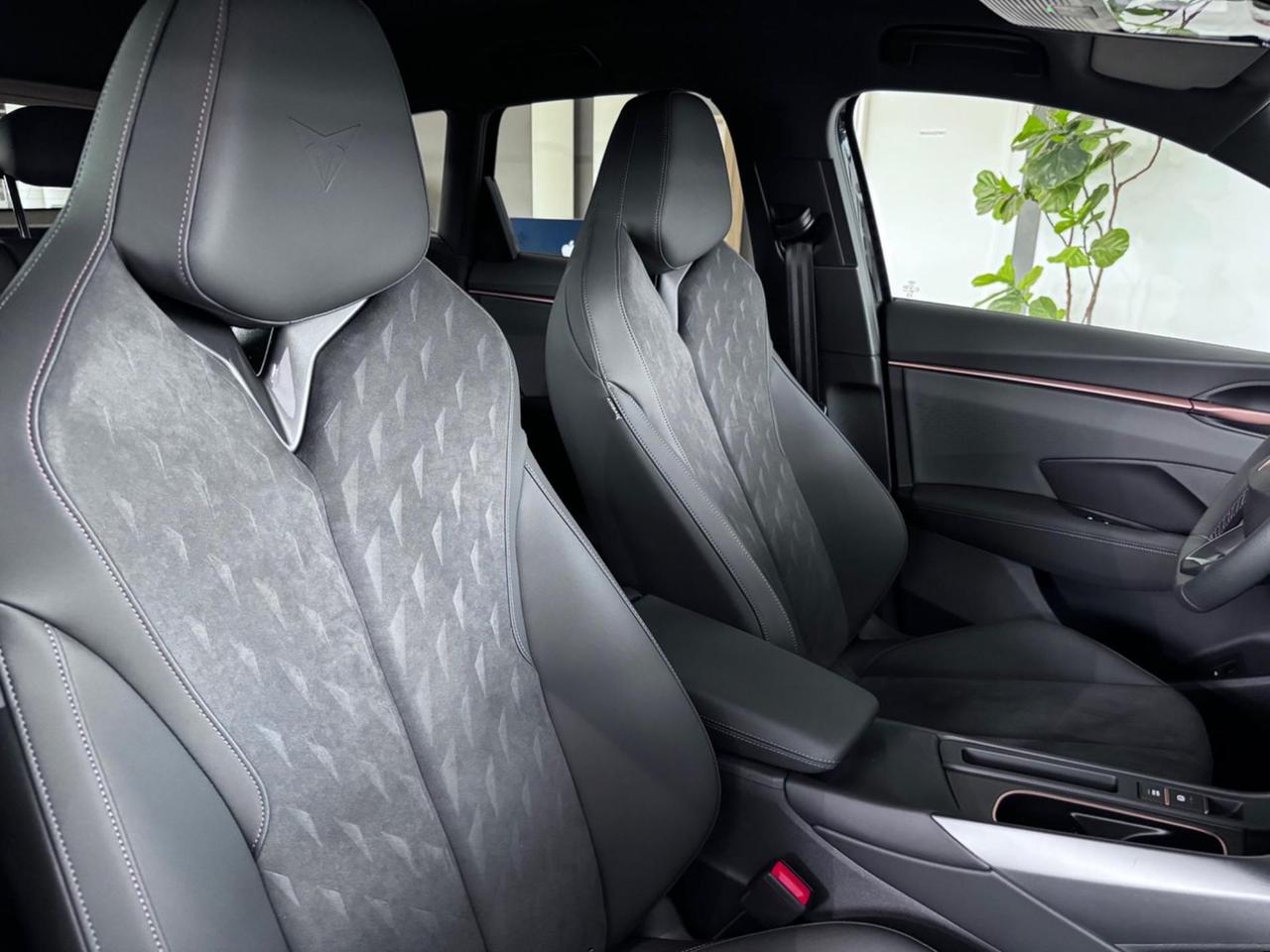 CUPRA Terramar 1.5 Hybrid DSG - MOONLIGHT DESIGN + PACK EDGE