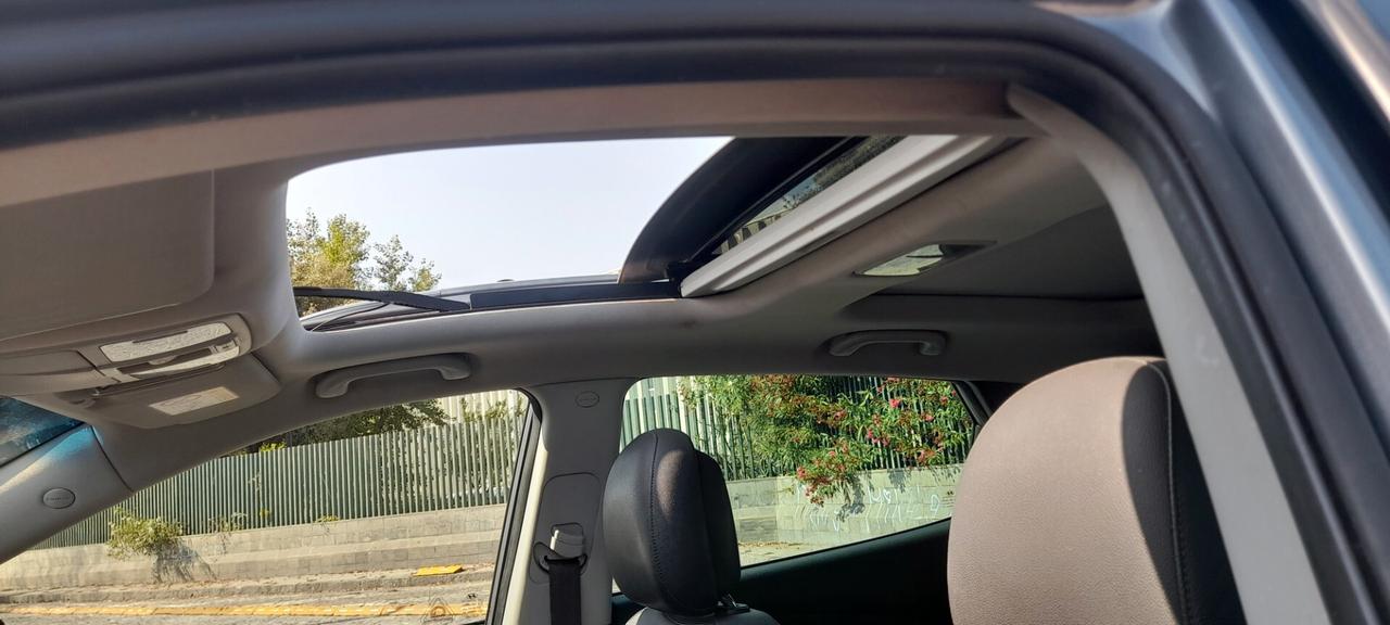 Hyundai iX35 1.7 CRDi 2WD Xpossible Tetto full