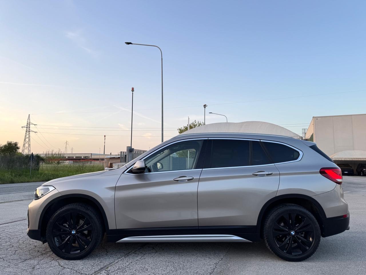 BMW X1 18d XDrive XLine - Tetto Led 18