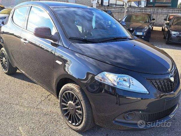 Lancia Ypsilon SILVER