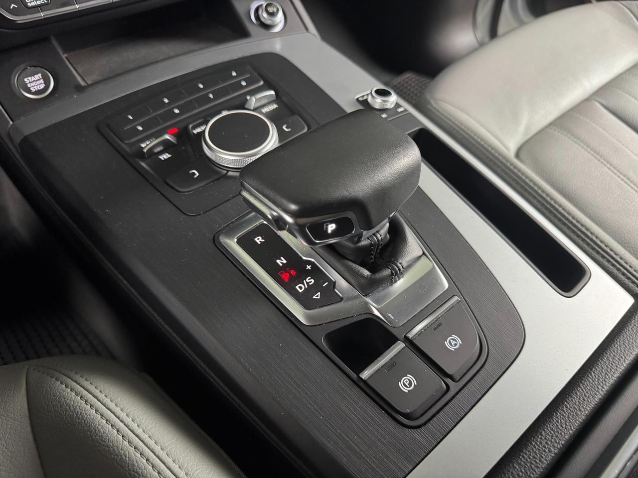 Audi Q5 40 2.0 tdi mhev Business quattro 204cv s-tronic GANCIO TRAINO SOSP. ADATTIVE