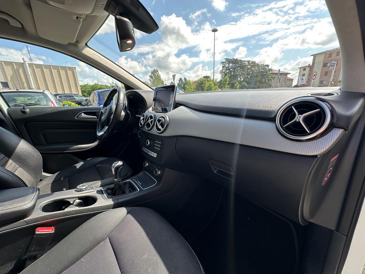 Mercedes-Benz B 180 Sport B 180 D BlueEFFICIENCY