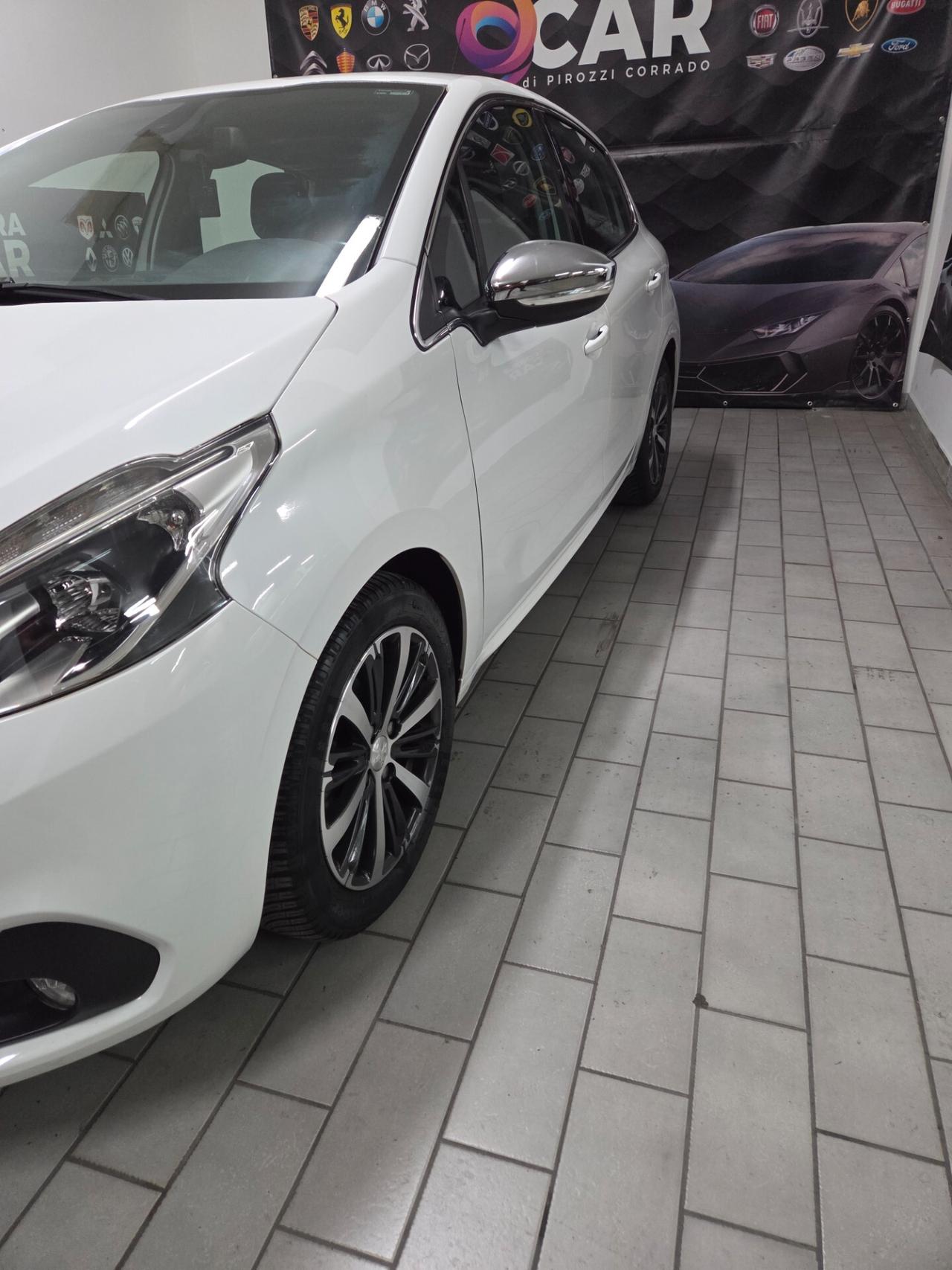 Peugeot 208 PureTech 82 5p. GPL Allure