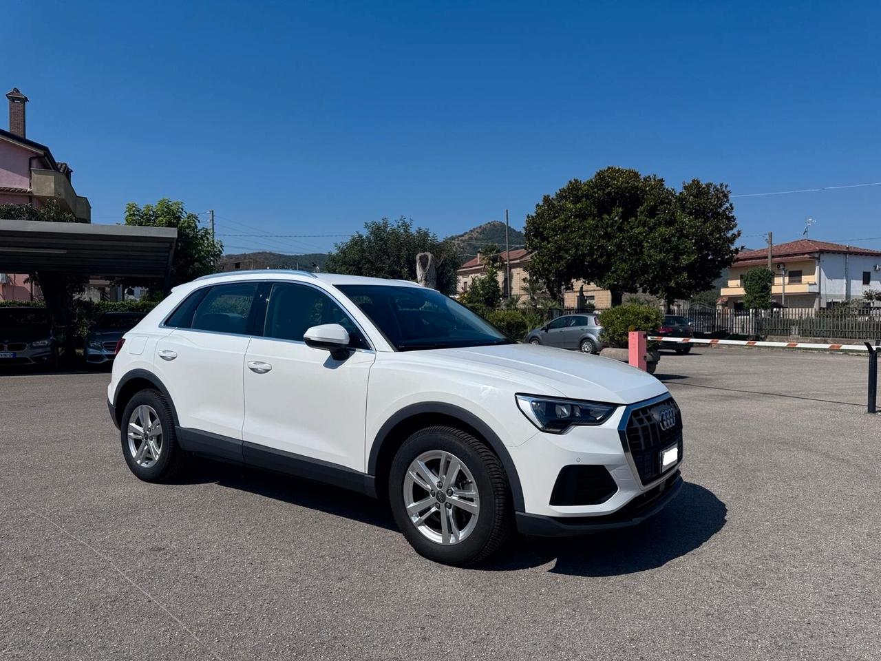 Audi Q3 35 TDi 150cv 110kw Stronic Business
