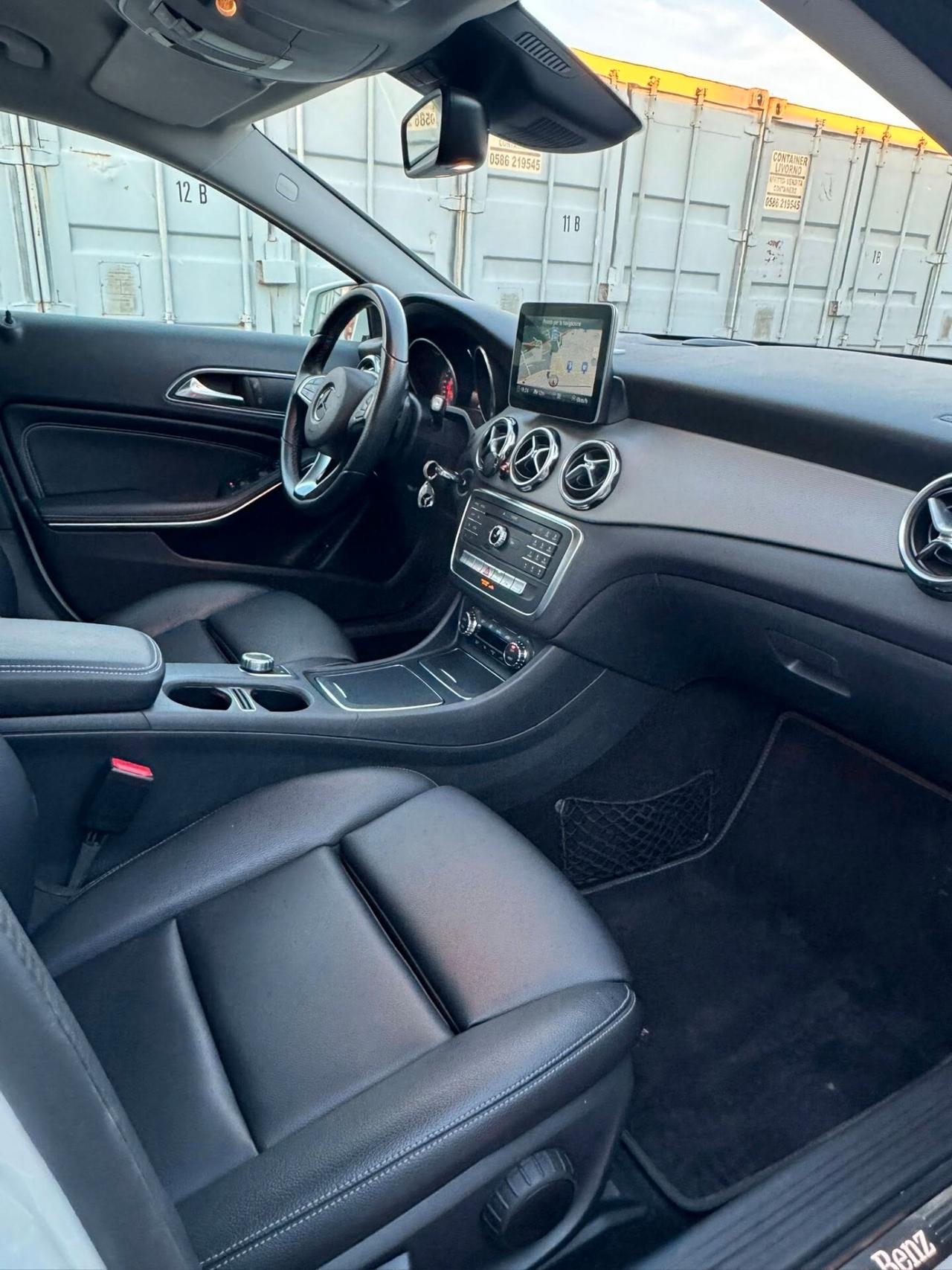 Mercedes-benz GLA 200 180 d Automatic Premium