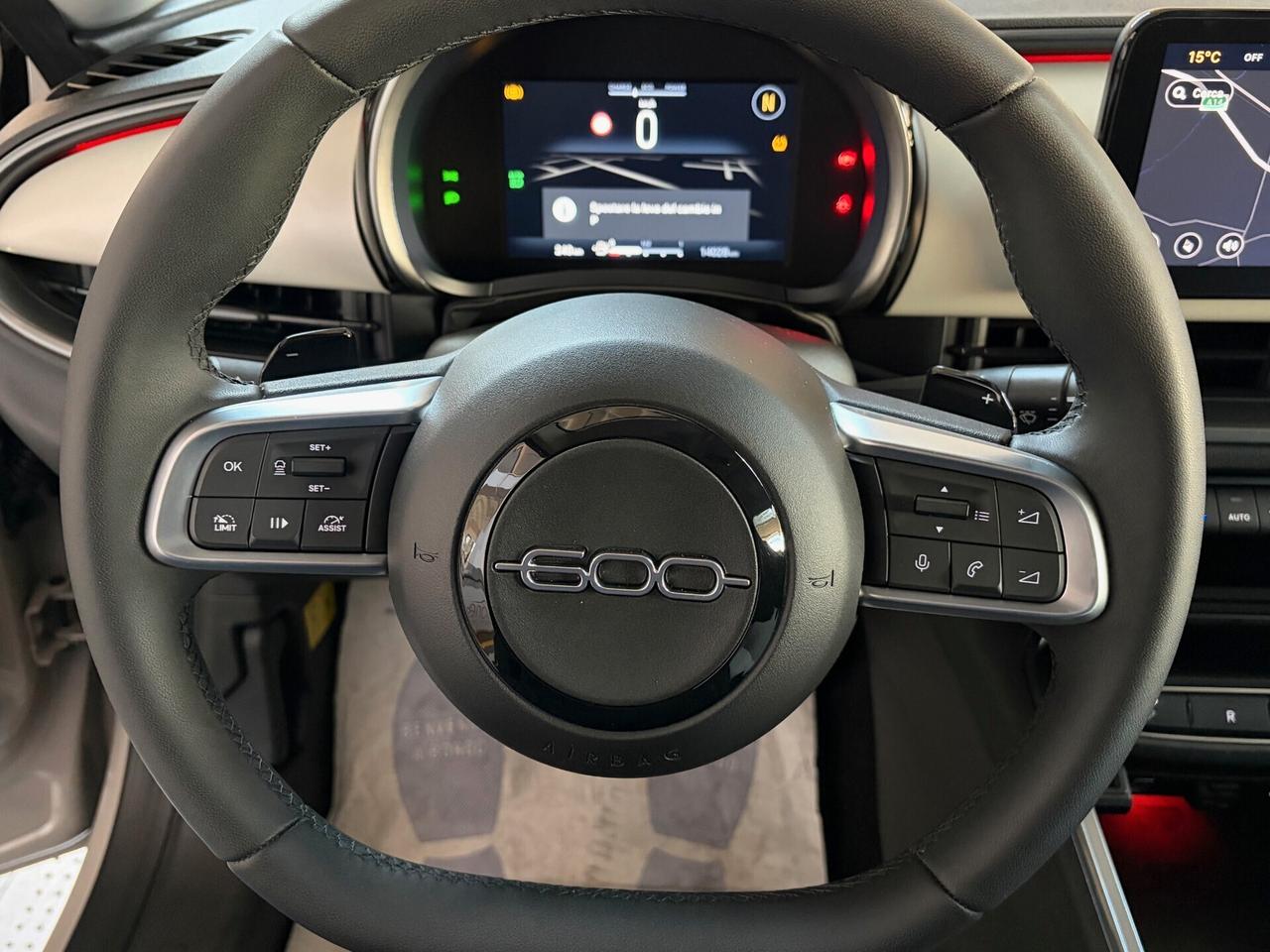 FIAT 600 1.2 HYBRID DCT MHEV LA PRIMA (14.000 KM!)