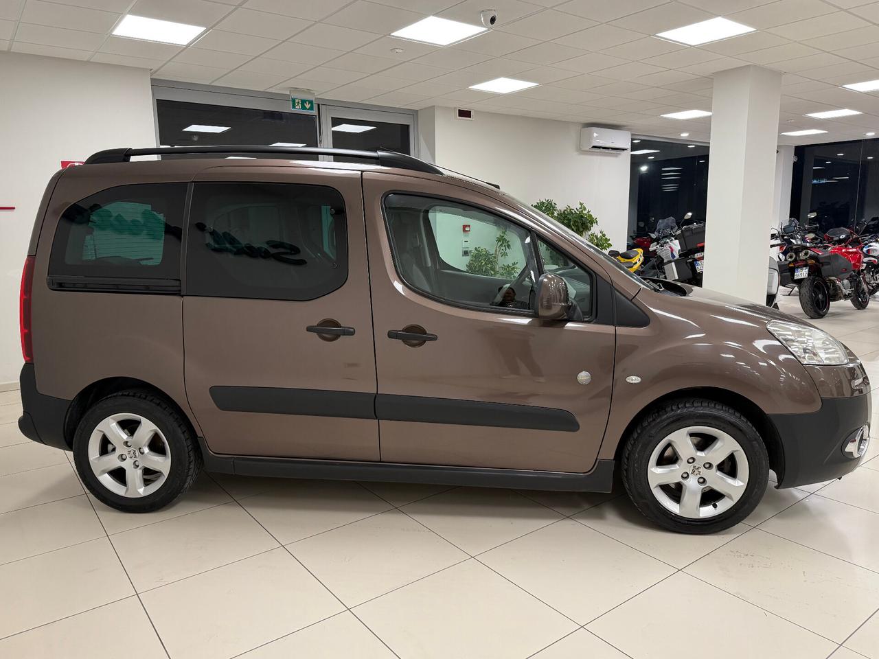 Peugeot Partner Tepee 1.6 e-HDi 92 CV S&S Outdoor - 2012