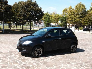 Lancia Ypsilon 1.0 Metano Neopatentati 2015