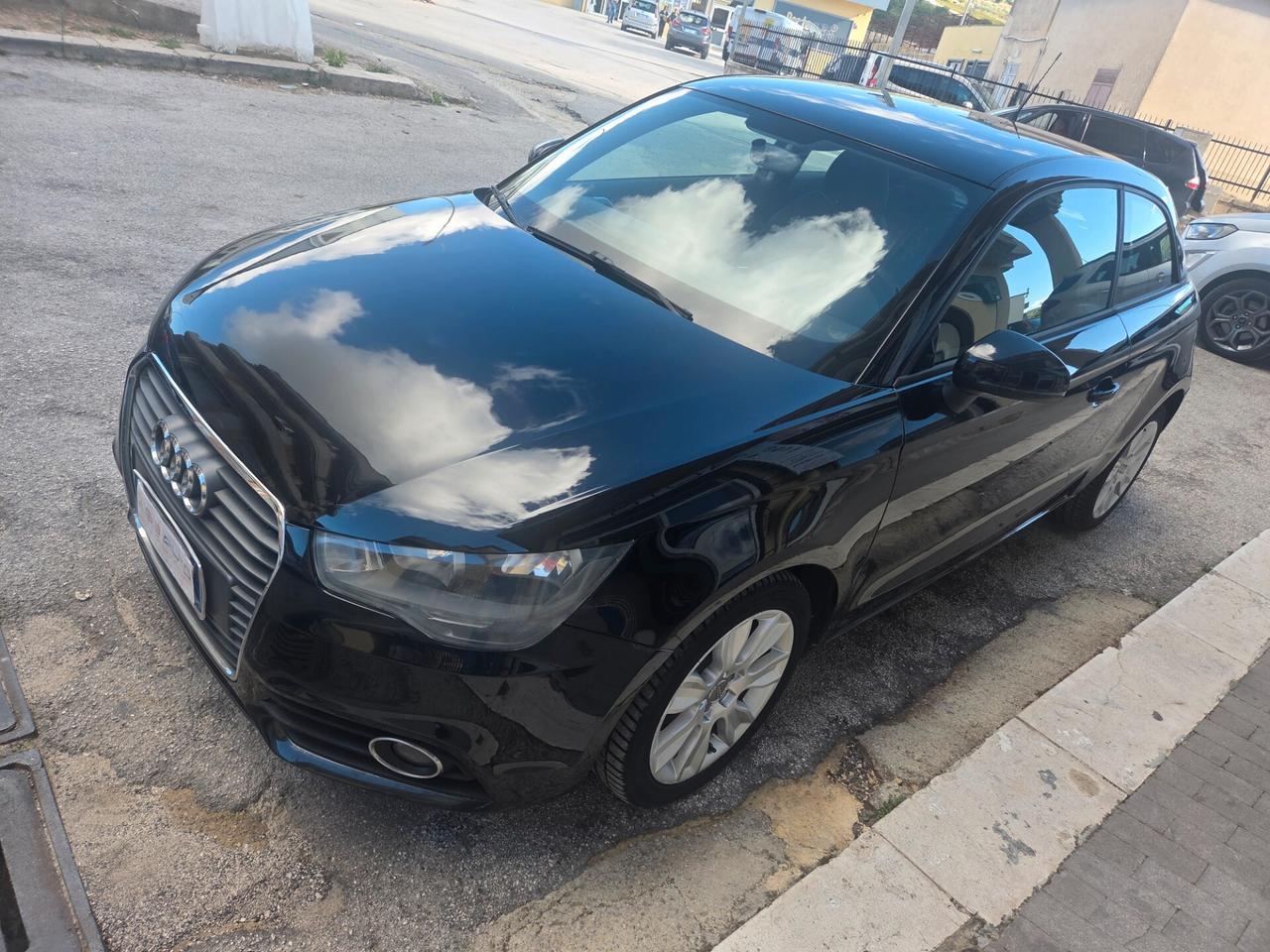 AUDI A1 1.2 BENZINA 86 CV KM 160000 CERTIFICATI