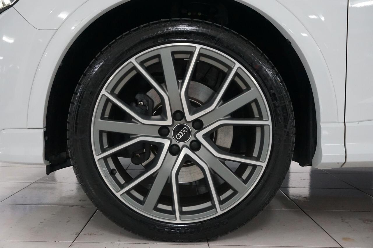 Audi Q3 SPB 45 TFSI E-Tron S tronic line Identity Black