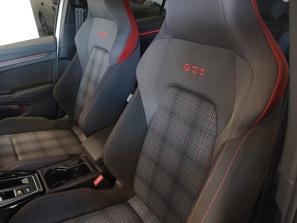 Volkswagen Golf GTI 2.0 TSI DSG