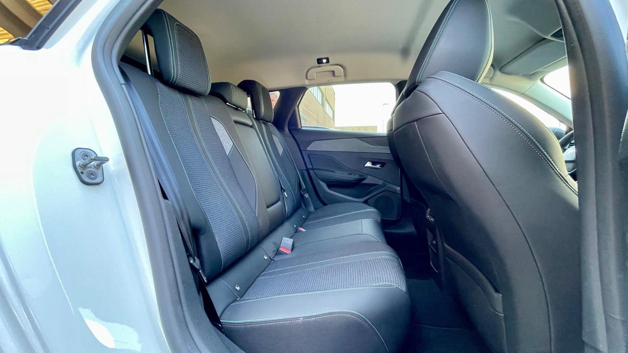 PEUGEOT 308 BLUEHDI 1.5 EAT8 ALLURE PACK 131CV - VIRTUAL COCKPIT, FULL LED, NEOPATENTATI