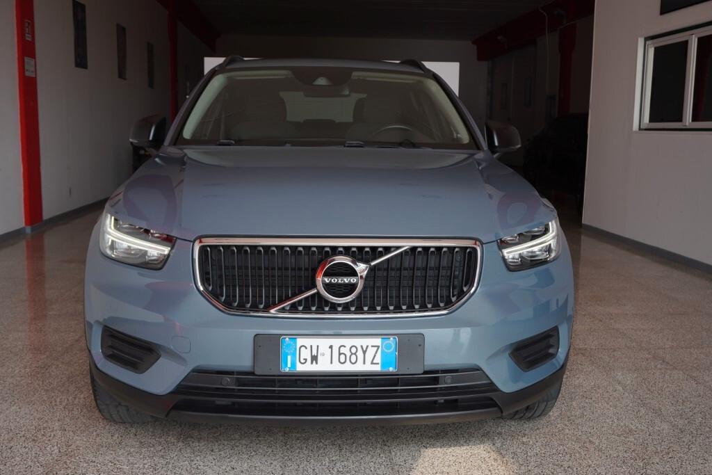 VOLVO XC40 2.0D D3 150CV 6M. BUSINESS ( FARI LED - COCKPIT - CRUISE - NAVI - SENSORI POST. - TELECAMERA POST. )