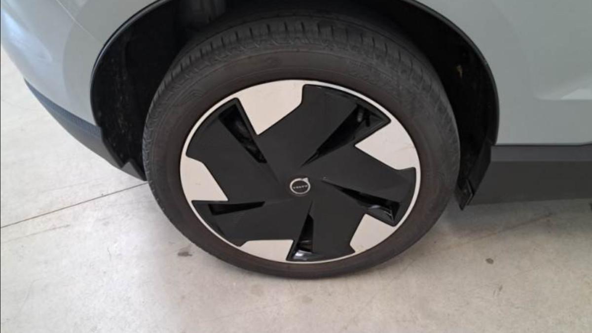 VOLVO Ex30 Single Motor Extended Range Rwd Plus