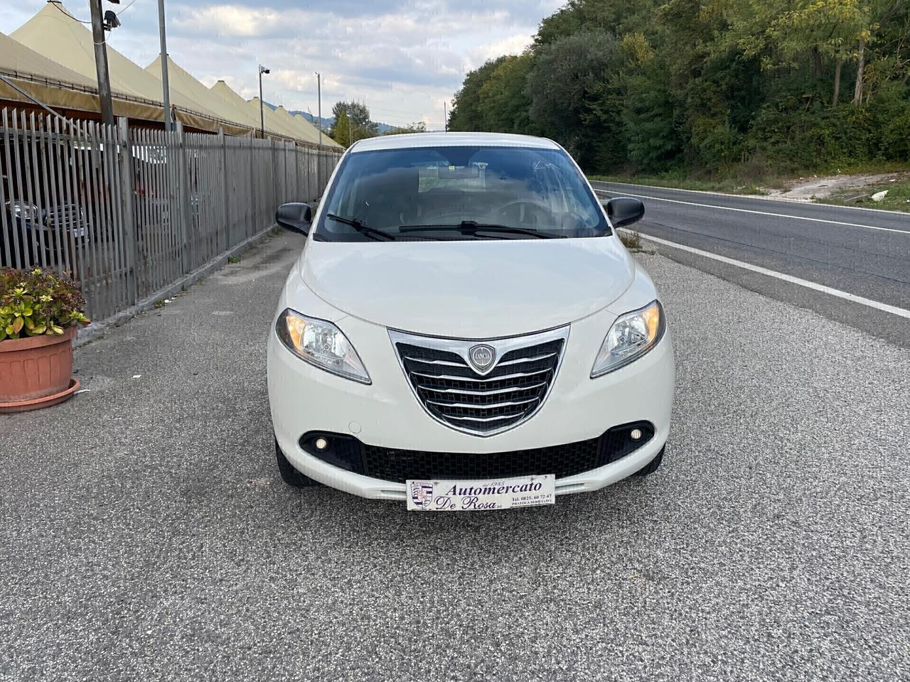 Lancia Ypsilon 0.9 TwinAir 85 CV 5 porte Metano Ecochic Gold