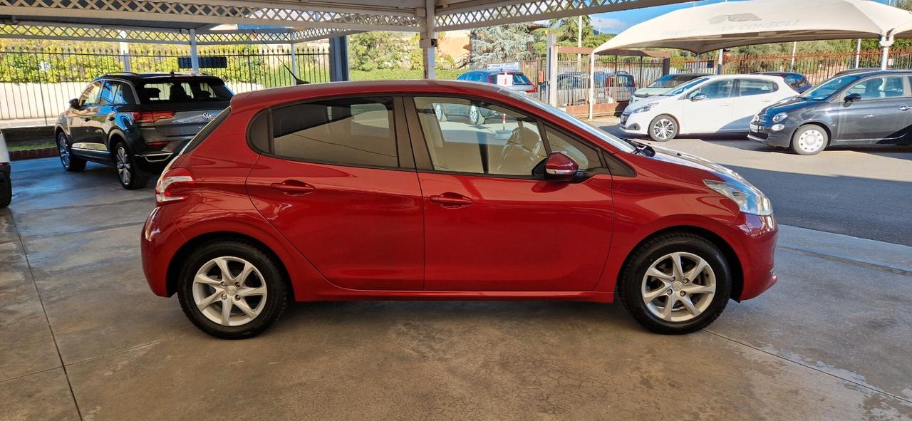 Peugeot 208 1.4 HDi 68cv 5 porte Allure