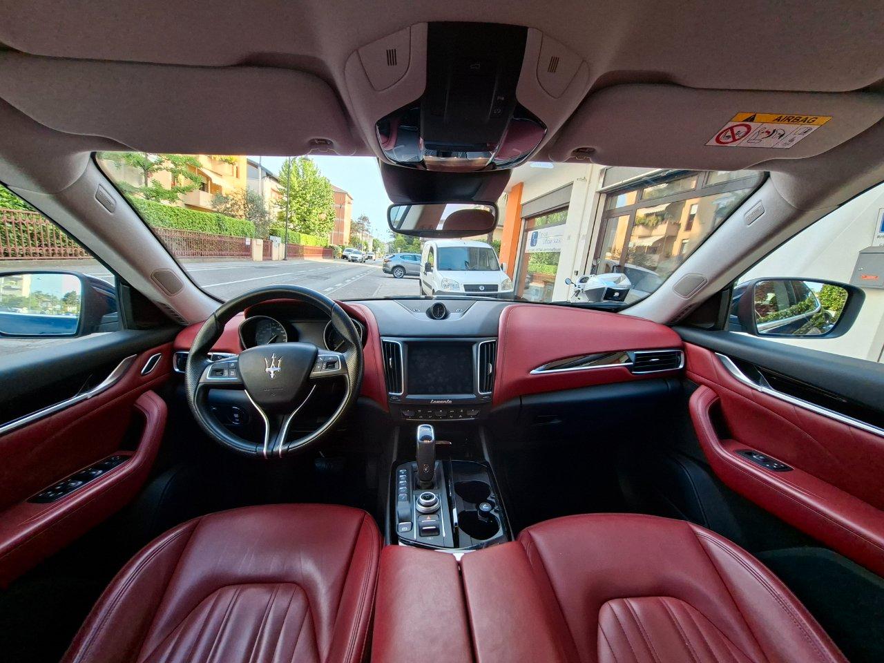 Maserati Levante 3.0 V6 250cv GRAN LUSSO