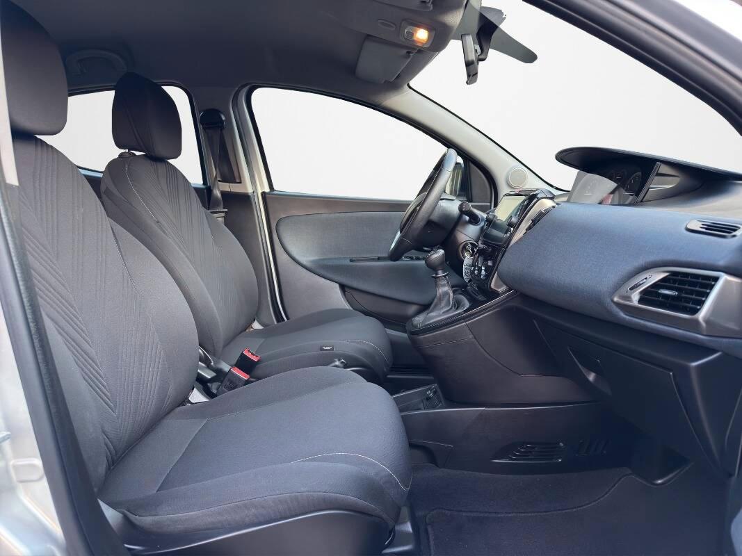 Lancia Ypsilon III 1.0 firefly hybrid Silver s&s 70cv