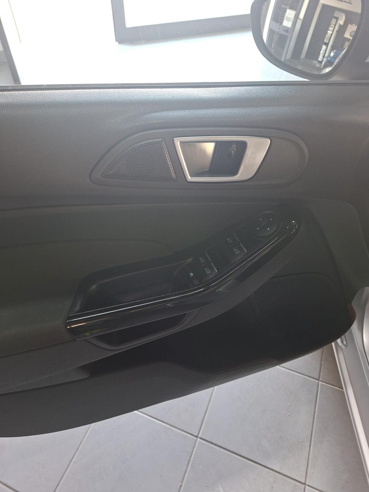 Ford Fiesta 1.5 TDCi 75CV 5 porte Titanium