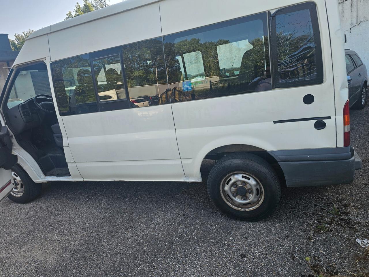 Ford Transit/Tourneo/Bus Transit 330 2.4 TD/120 cat PC Combi con pedana trasporto disabili 8 posti