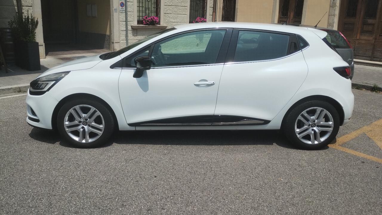 Renault Clio dCi 8V 75 CV 5 porte Moschino Zen NEOPATENTATI