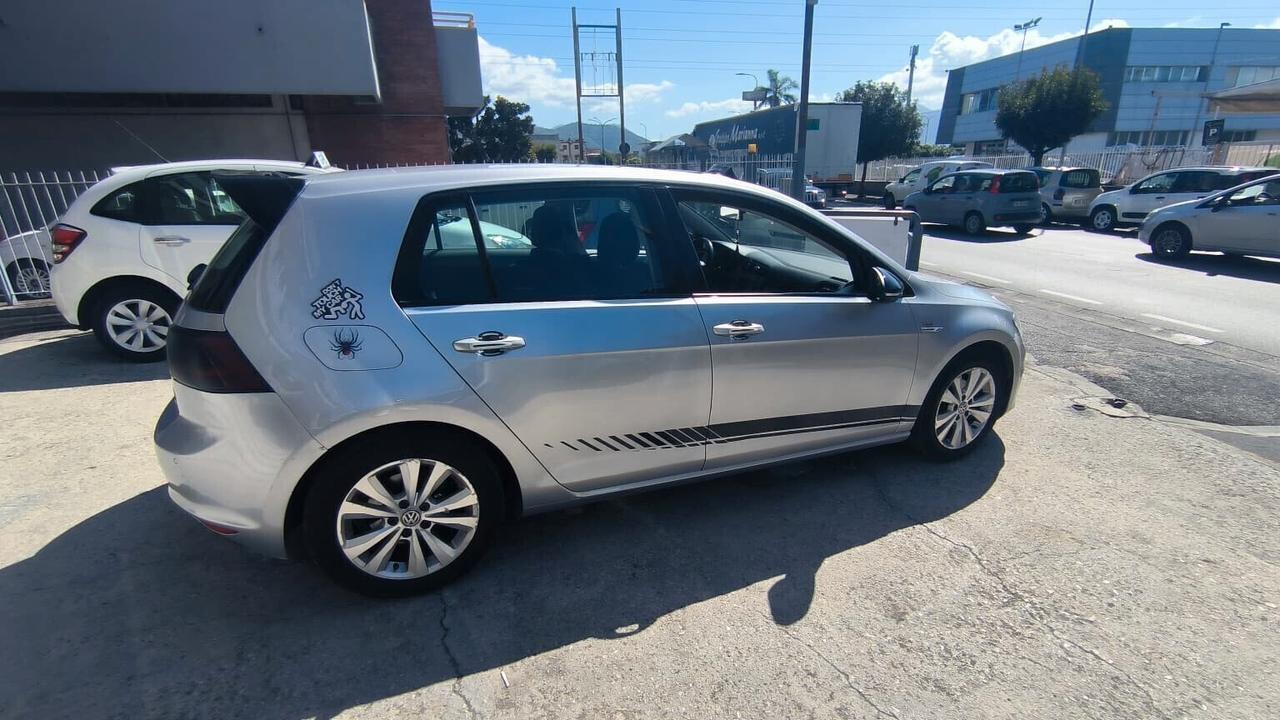 Volkswagen Golf 1.0 TSI DSG 115CV/85Kw