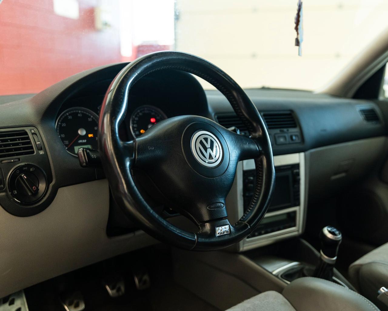 Volkswagen Golf 4 R32