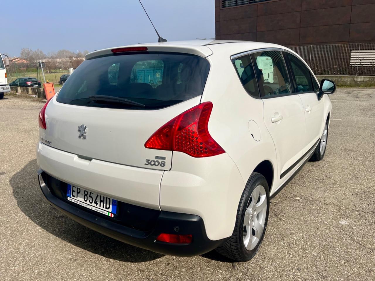 Peugeot 3008 1.6hdi 2012 118.000km cambio robotizzato perfetta