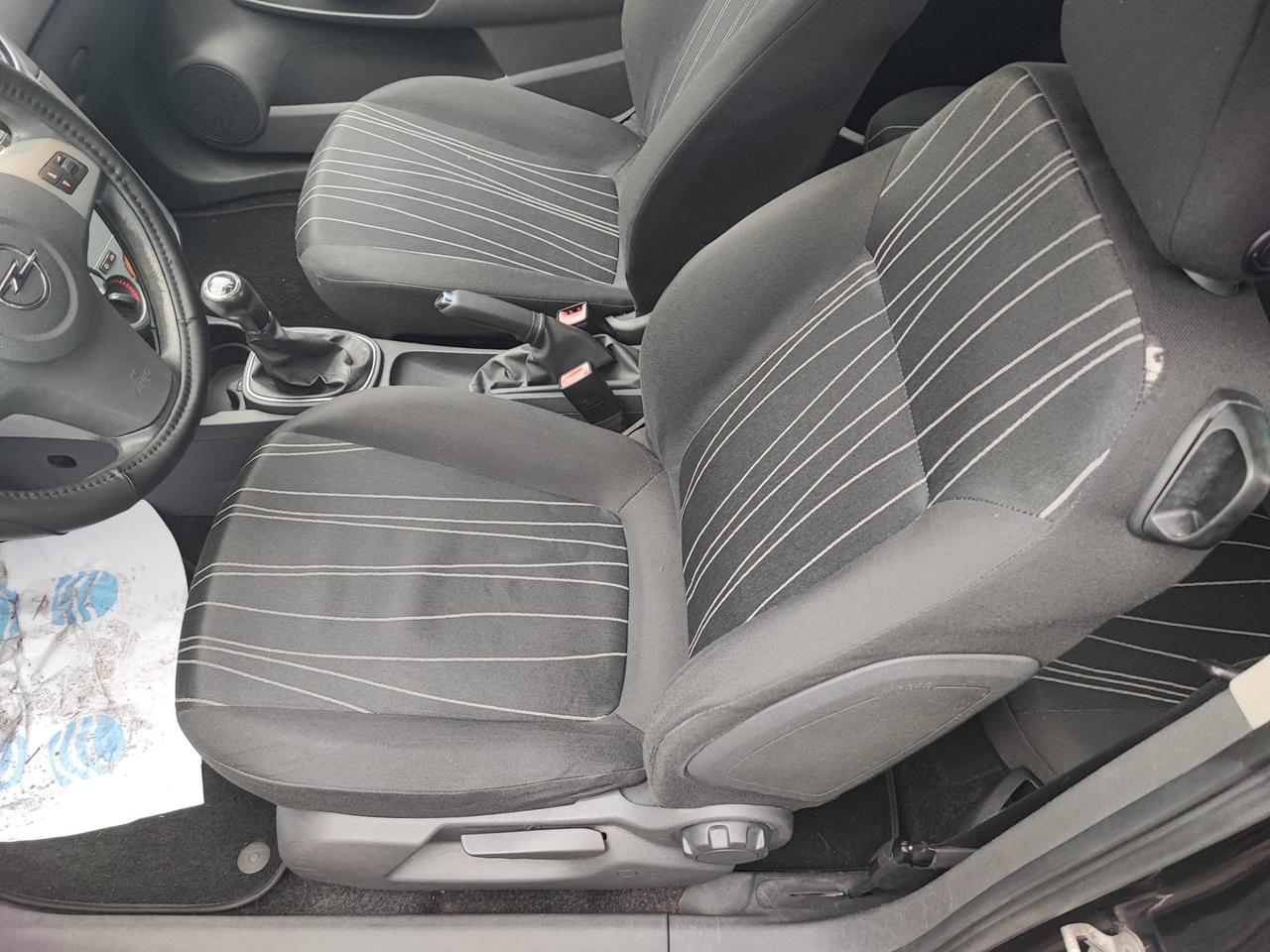 Opel Corsa 1.2 3 porte Sport