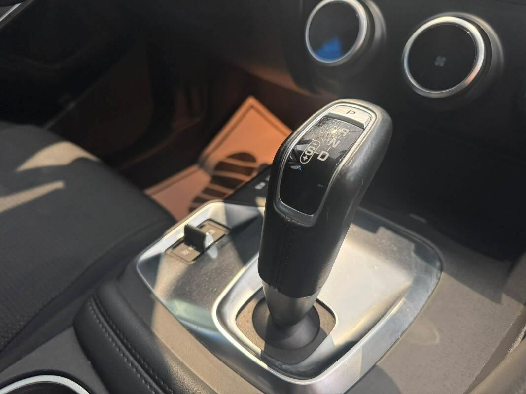 Jaguar E-Pace 2.0d i4 R-Dynamic awd 180cv auto my19