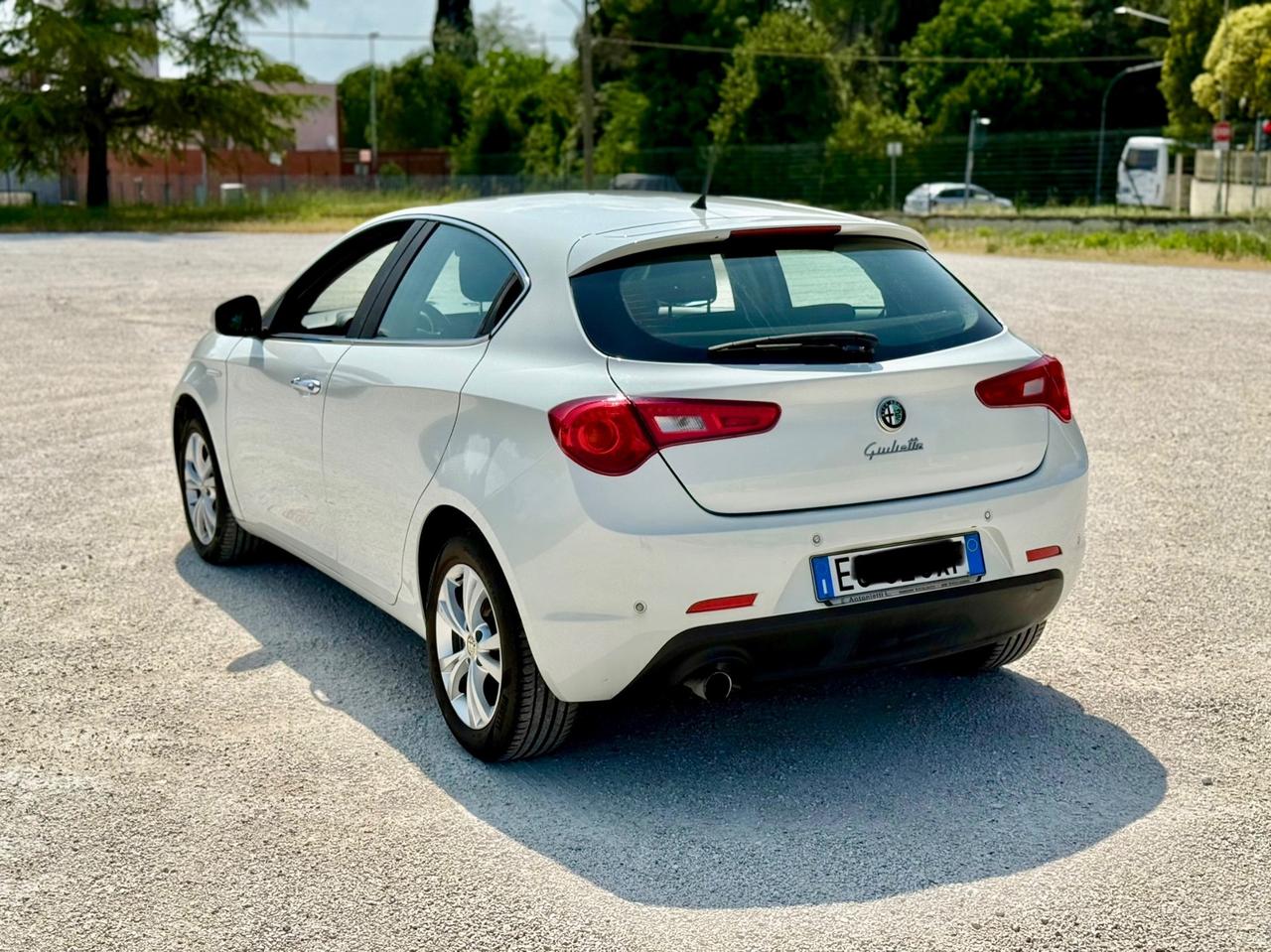 Alfa Giulietta 1.6 JTDm-2 euro5 neopatentati UNIPROPRIETÀ