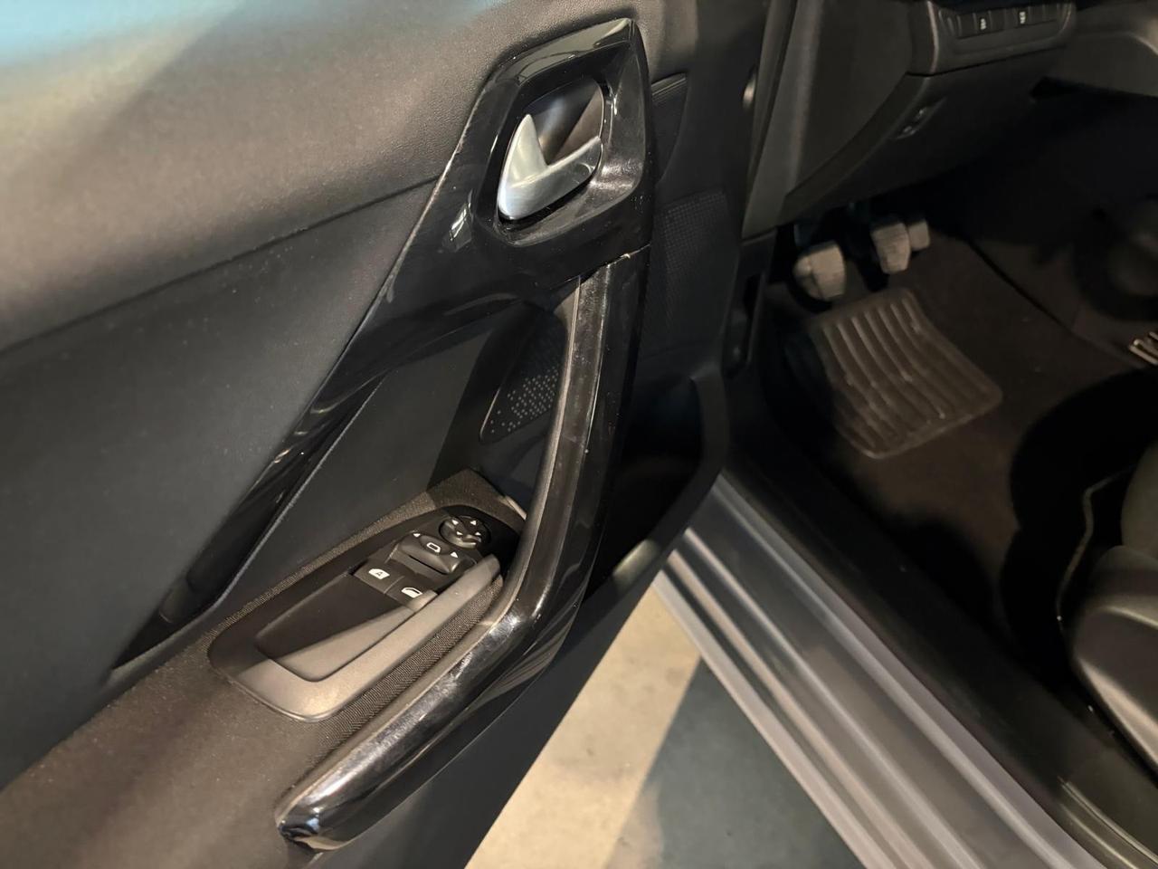 Peugeot 208 PureTech 82 Stop&Start 5 porte Allure