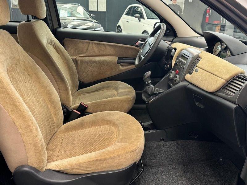 Lancia Ypsilon 1.2 16V Platino