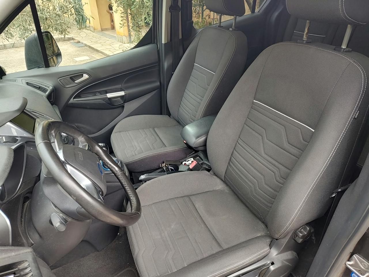 Ford Tourneo Connect 1.5 TDCi 120 CV Plus