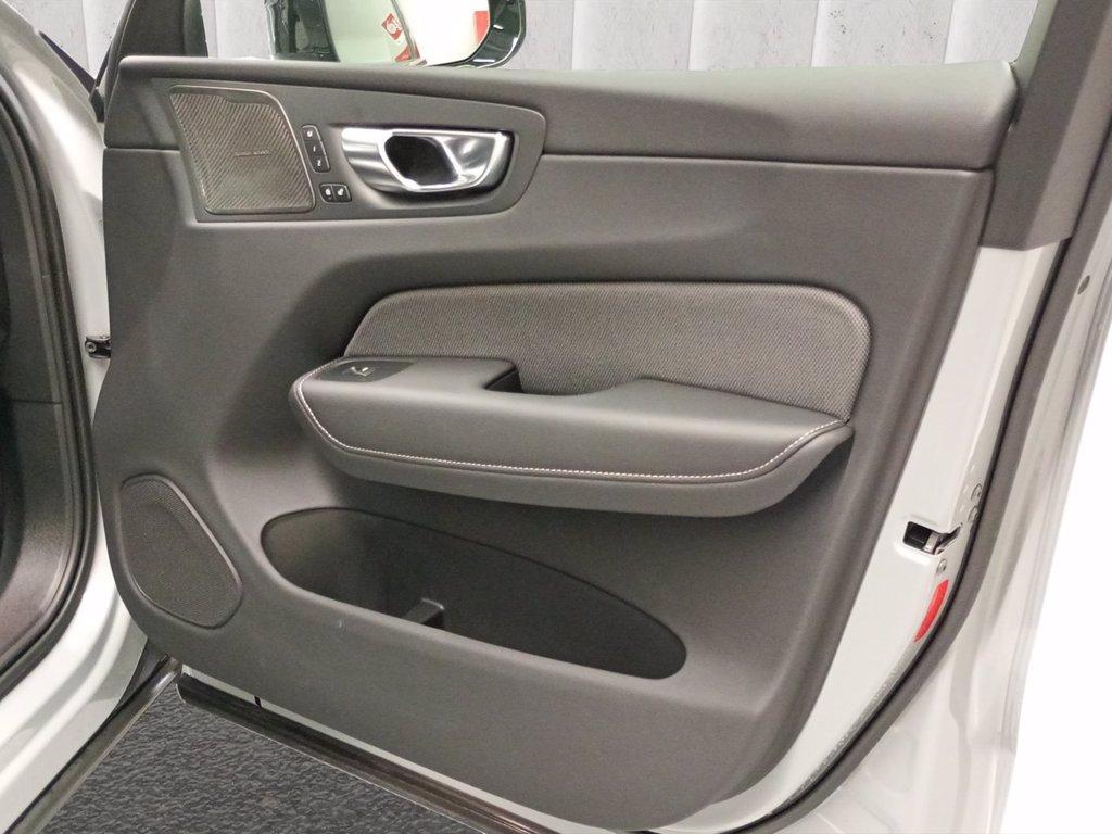 VOLVO XC60 2.0 b5 Plus Dark awd auto del 2025