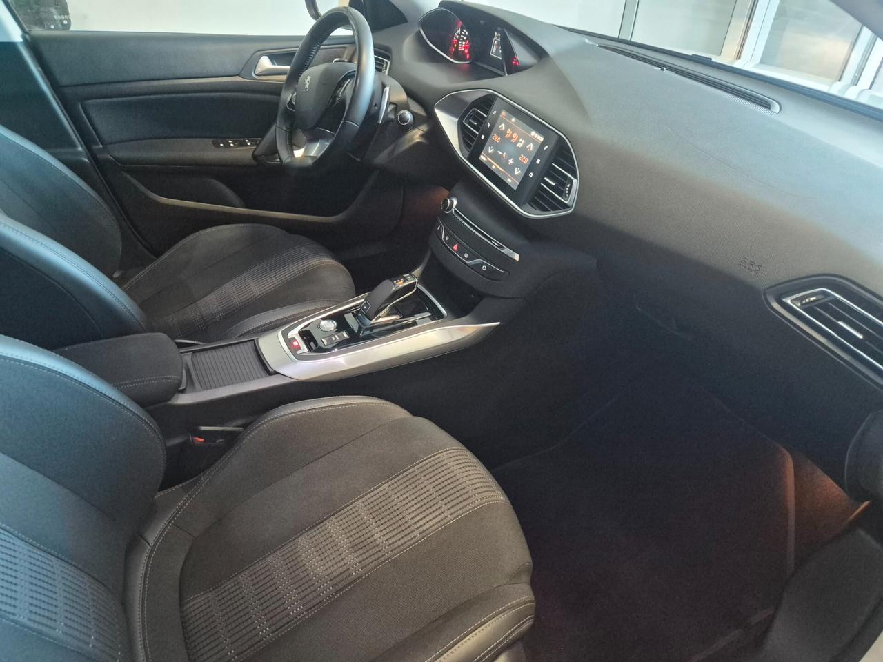 Peugeot 308 BlueHDi 130 S&S SW Allure