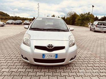 Toyota Yaris 1.4 D-4D CAMBIO AUTOMATICO DPF 5 porte Sol 2011
