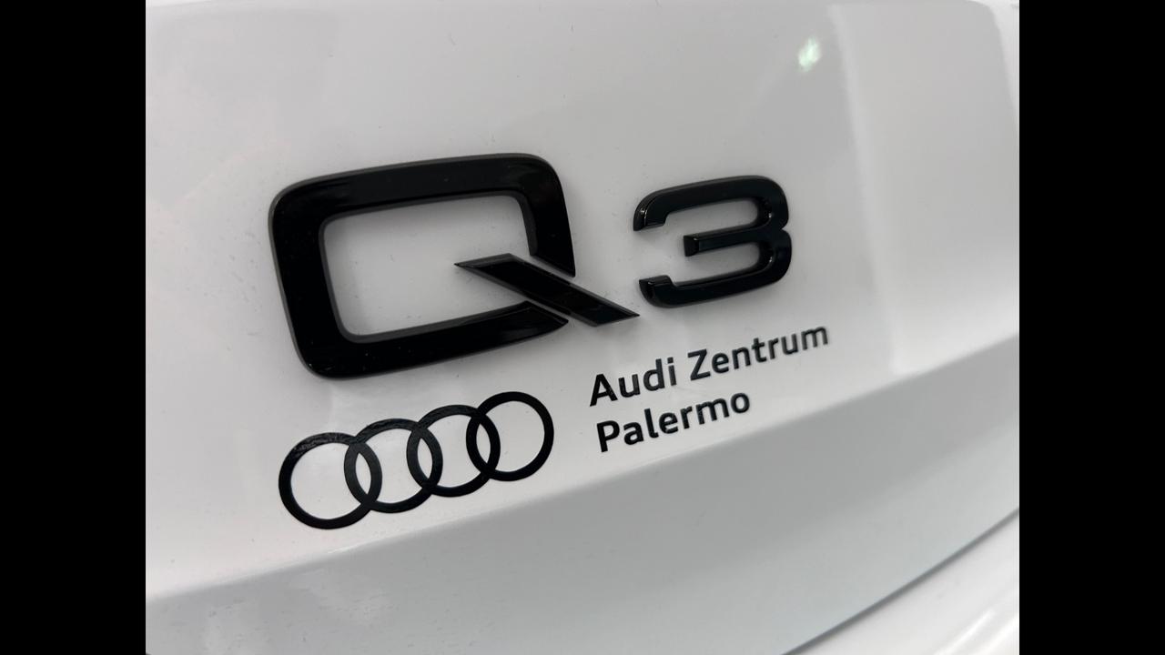 Audi Q3 45 TFSI E S TRONIC