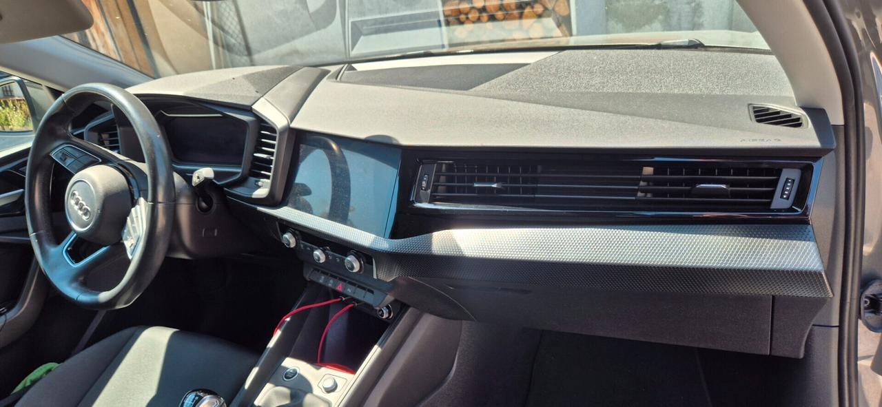 Audi A1 allstreet 30 TFSI Identity Contrast 110CV NEOPATENTATI