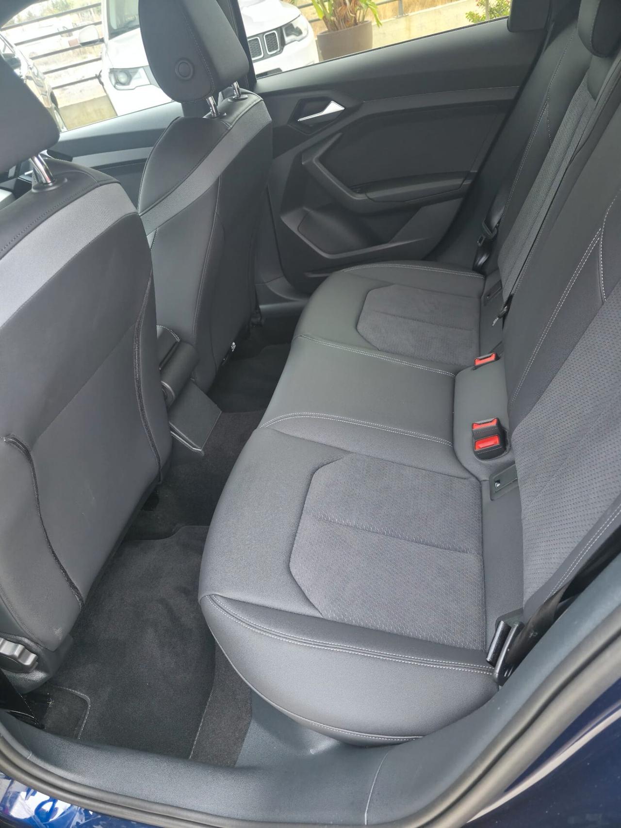 Audi A1 allstreet 30 TFSI S tronic Identity Contrast S.Line