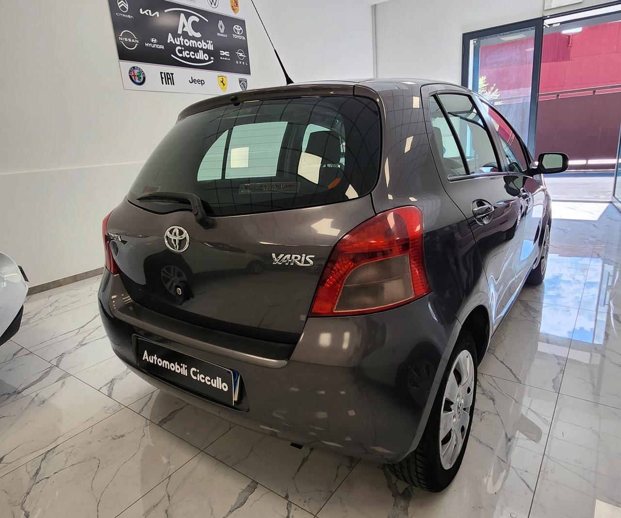 Toyota Yaris 1.0 5 porte Sol