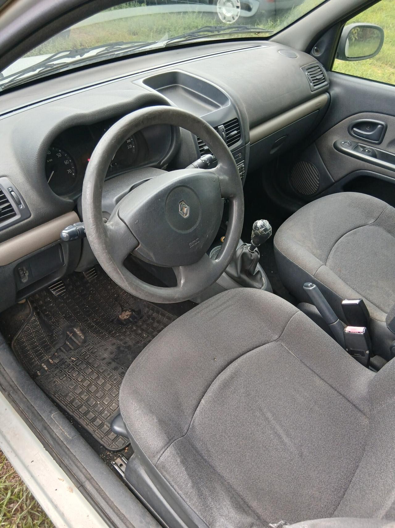 Renault Clio 1.5 diesel 65 cv